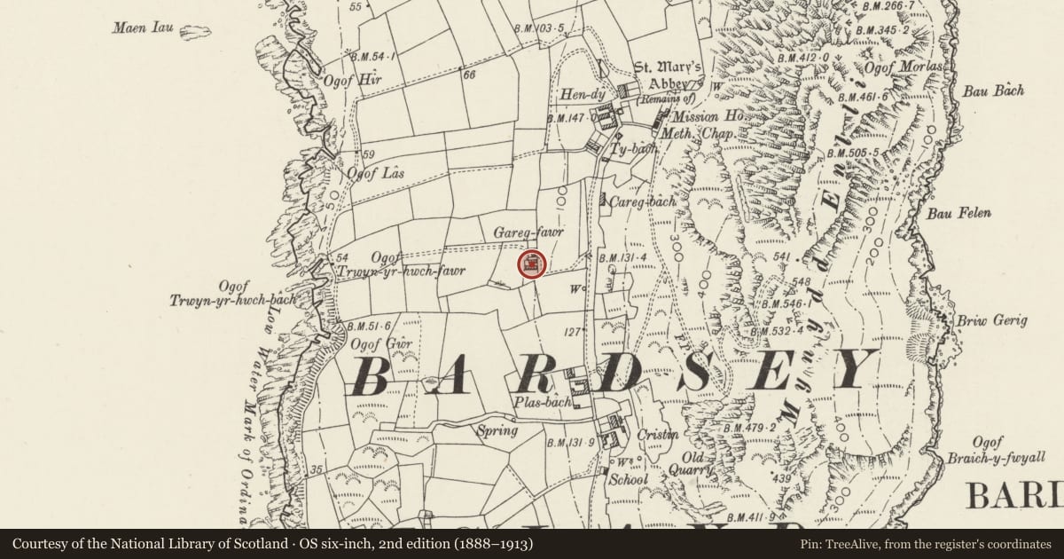 Ordnance Survey six-inch map, 2nd edition (1888–1913) covering the location of Walled Outbuildings to Carreg Fawr, Aberdaron, Gwynedd, with a pin at the register's coordinates