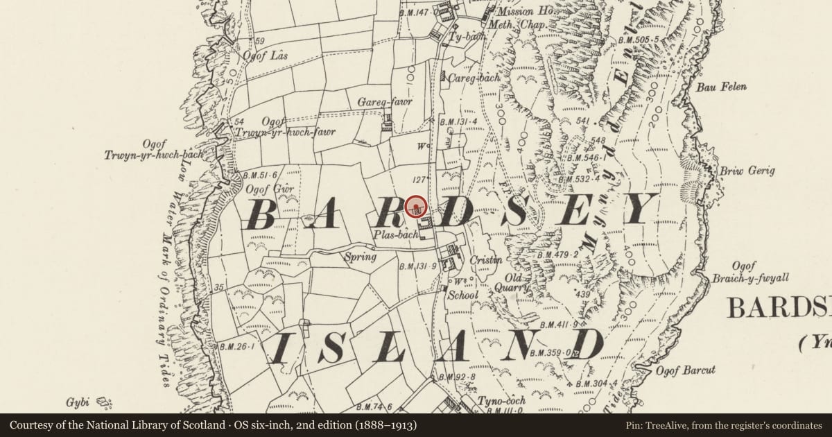 Ordnance Survey six-inch map, 2nd edition (1888–1913) covering the location of Walls to Plas Bach, Aberdaron, Gwynedd, with a pin at the register's coordinates