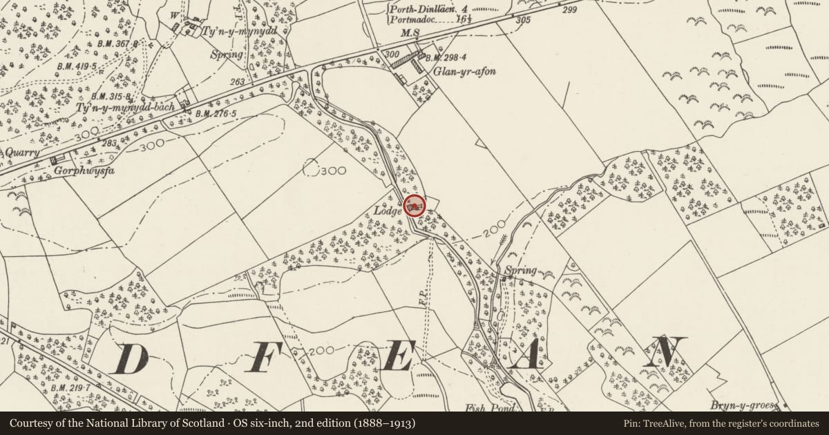 Ordnance Survey six-inch map, 2nd edition (1888–1913) covering the location of Lodge to N of Plas Boduan, Buan, Gwynedd, with a pin at the register's coordinates