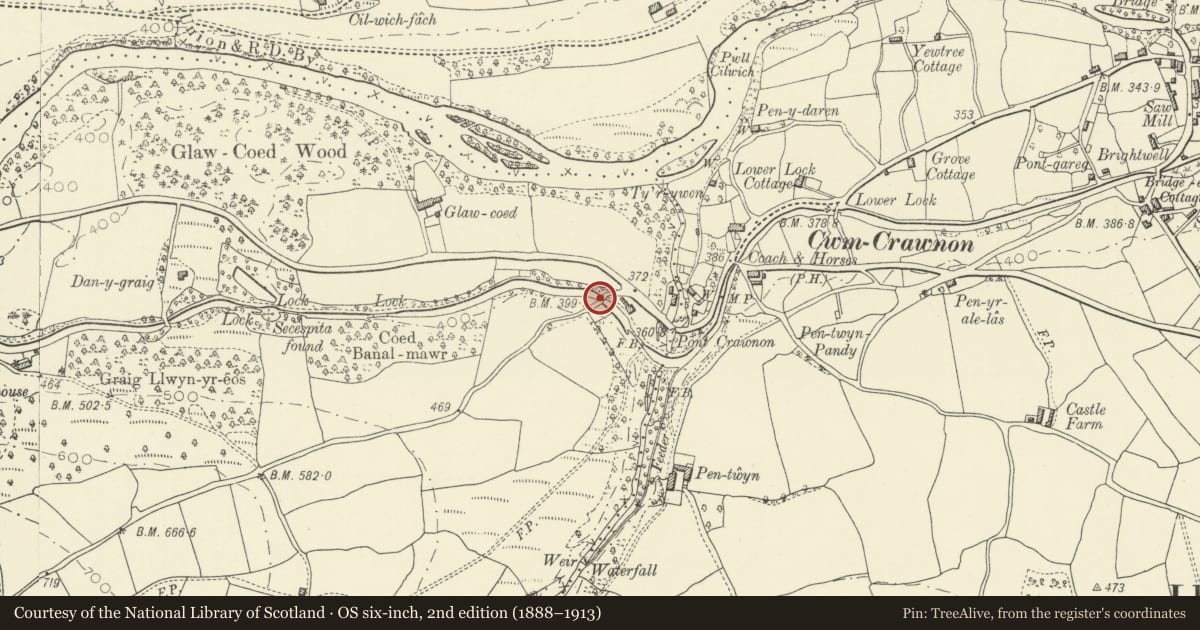 Ordnance Survey six-inch map, 2nd edition (1888–1913) covering the location of Coombes Lock Bridge (Canal Bridge No 134), Llangynidr, Powys, with a pin at the register's coordinates