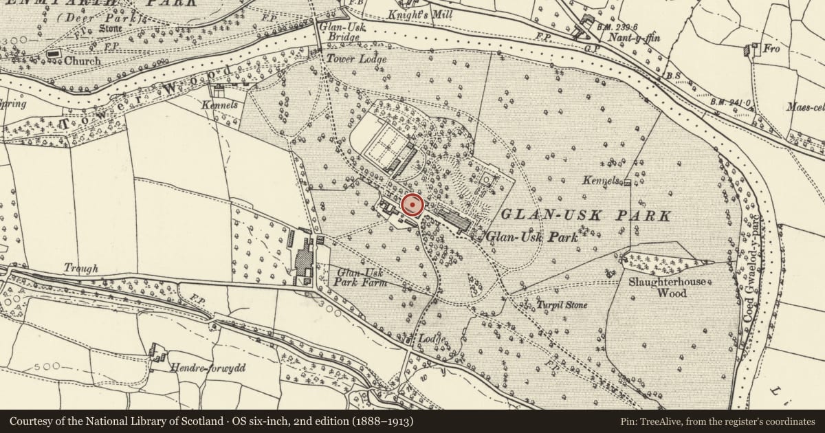 Ordnance Survey six-inch map, 2nd edition (1888–1913) covering the location of The Stable Court, Llangattock, Powys, with a pin at the register's coordinates