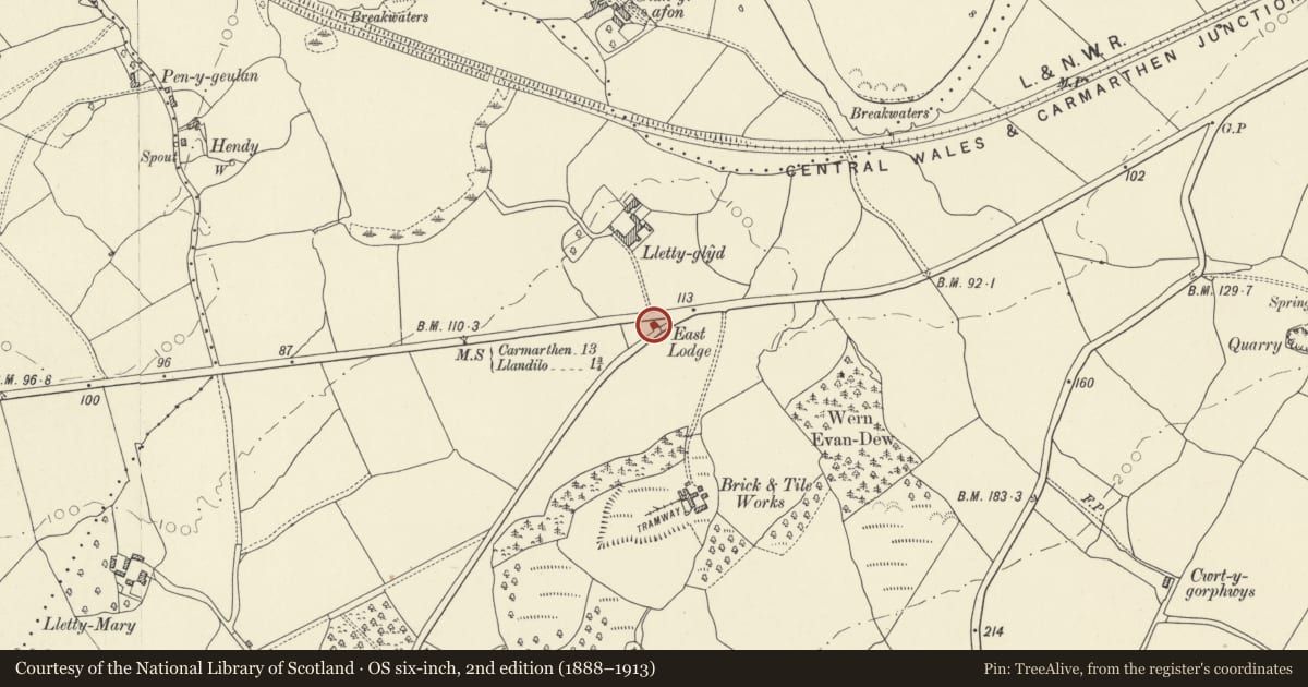 Ordnance Survey six-inch map, 2nd edition (1888–1913) covering the location of East Lodge, Cyngor Bro Dyffryn Cennen, Carmarthenshire, with a pin at the register's coordinates