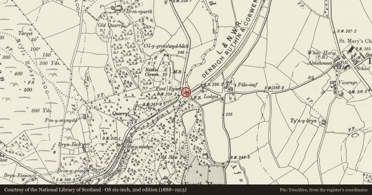 Ordnance Survey six-inch map, 2nd edition (1888–1913) covering the location of Pont Eyarth (partly in Llanfair Dyffryn Clwyd community), Efenechtyd, Denbighshire, with a pin at the register's coordinates