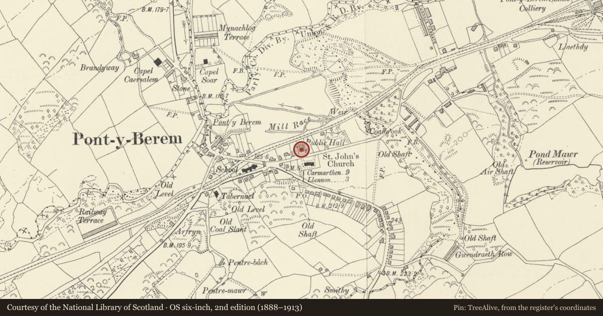 Ordnance Survey six-inch map, 2nd edition (1888–1913) covering the location of Memorial Hall, Pontyberem, Carmarthenshire, with a pin at the register's coordinates