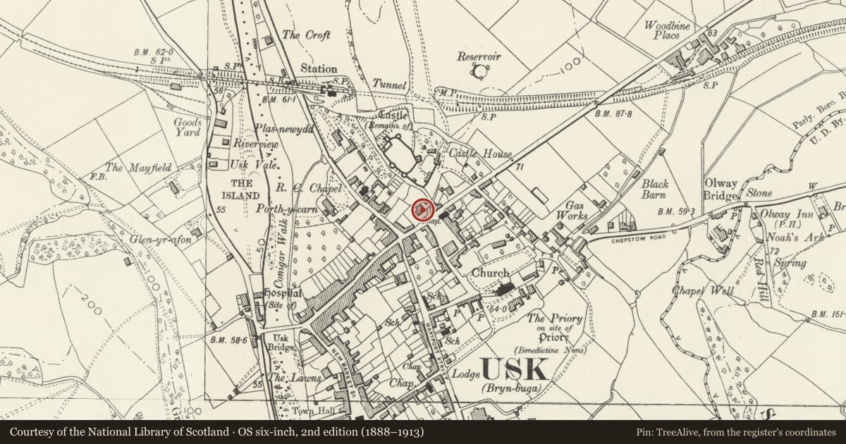Ordnance Survey six-inch map, 2nd edition (1888–1913) covering the location of Mulberry House, Usk, Monmouthshire, with a pin at the register's coordinates