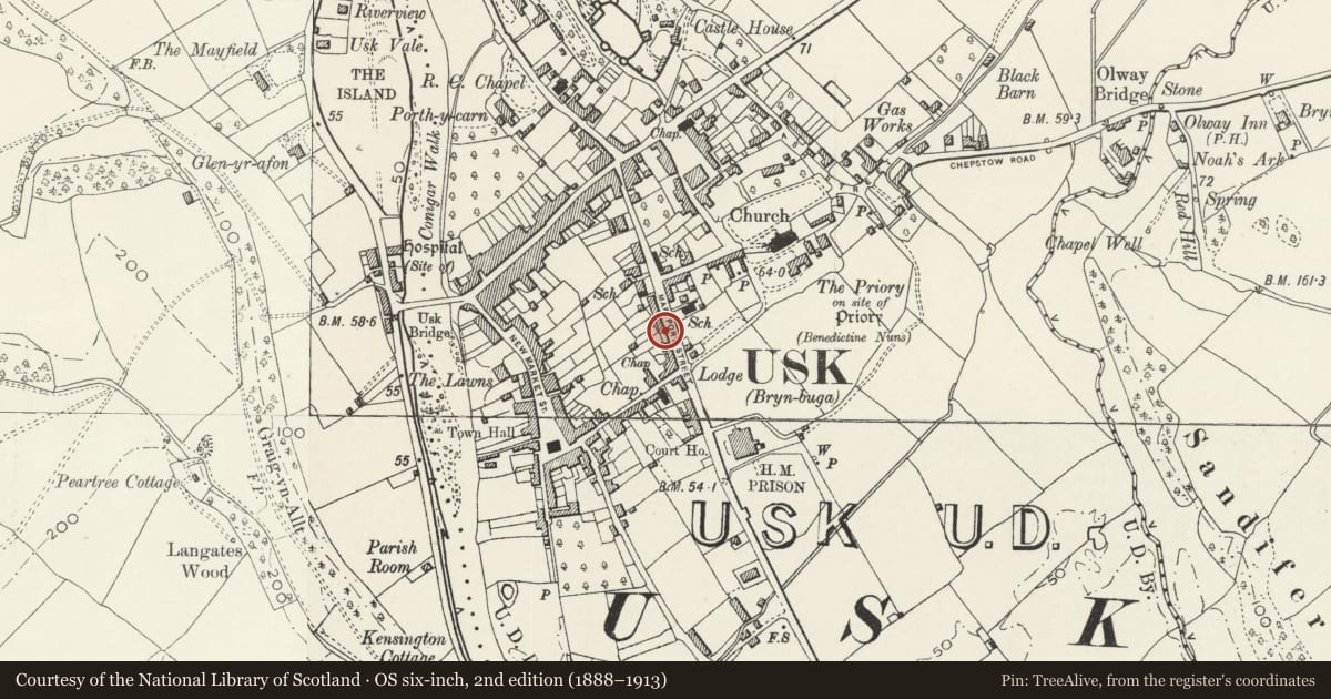 Ordnance Survey six-inch map, 2nd edition (1888–1913) covering the location of 32 Maryport Street, Usk, Monmouthshire, with a pin at the register's coordinates