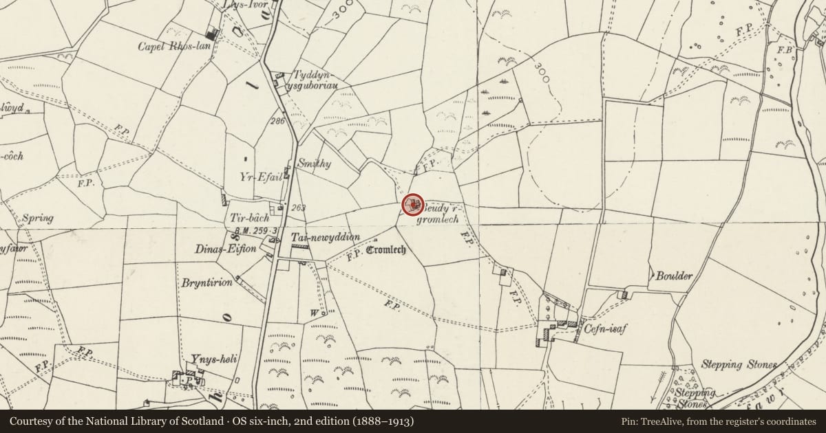 Ordnance Survey six-inch map, 2nd edition (1888–1913) covering the location of Beudy-y-gromlech, Llanystumdwy, Gwynedd, with a pin at the register's coordinates