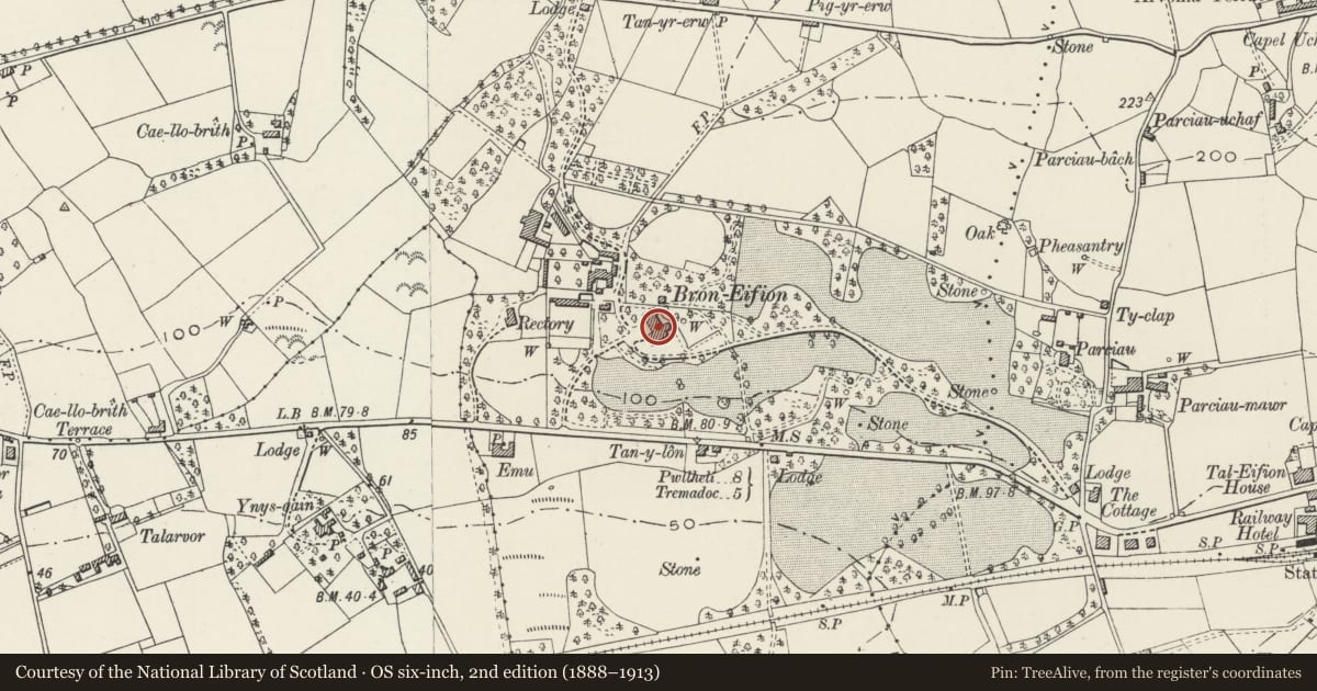Ordnance Survey six-inch map, 2nd edition (1888–1913) covering the location of Bron-Eifion Hotel, Llanystumdwy, Gwynedd, with a pin at the register's coordinates