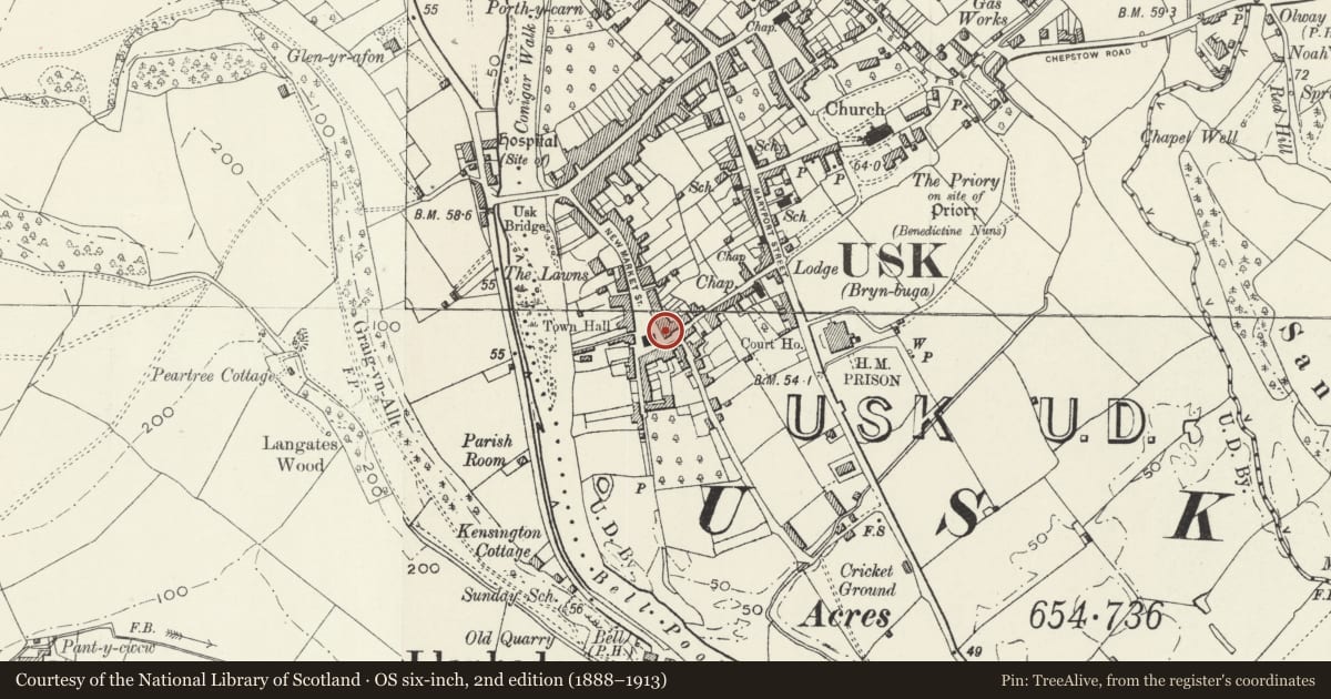 Ordnance Survey six-inch map, 2nd edition (1888–1913) covering the location of Newmarket Cottage, Usk, Monmouthshire, with a pin at the register's coordinates