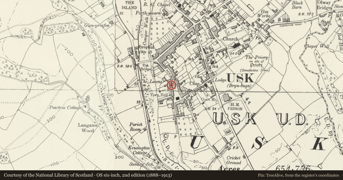 Ordnance Survey six-inch map, 2nd edition (1888–1913) covering the location of 20 New Market Street, Usk, Monmouthshire, with a pin at the register's coordinates