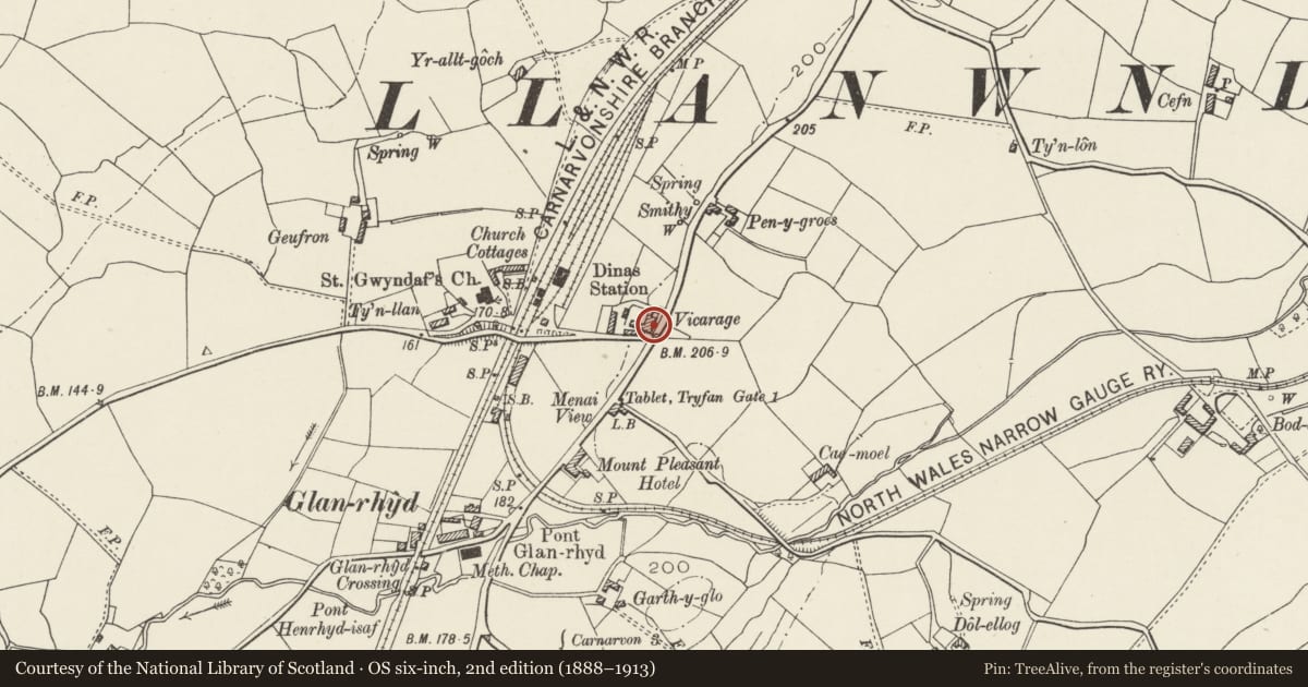 Ordnance Survey six-inch map, 2nd edition (1888–1913) covering the location of Tafarn Hen (The Old Tavern), Llanwnda, Gwynedd, with a pin at the register's coordinates
