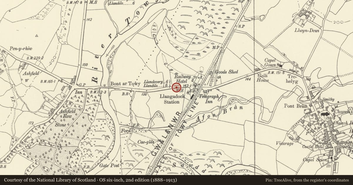 Ordnance Survey six-inch map, 2nd edition (1888–1913) covering the location of Milestone outside Llangadog Creamery, Carmarthenshire, with a pin at the register's coordinates