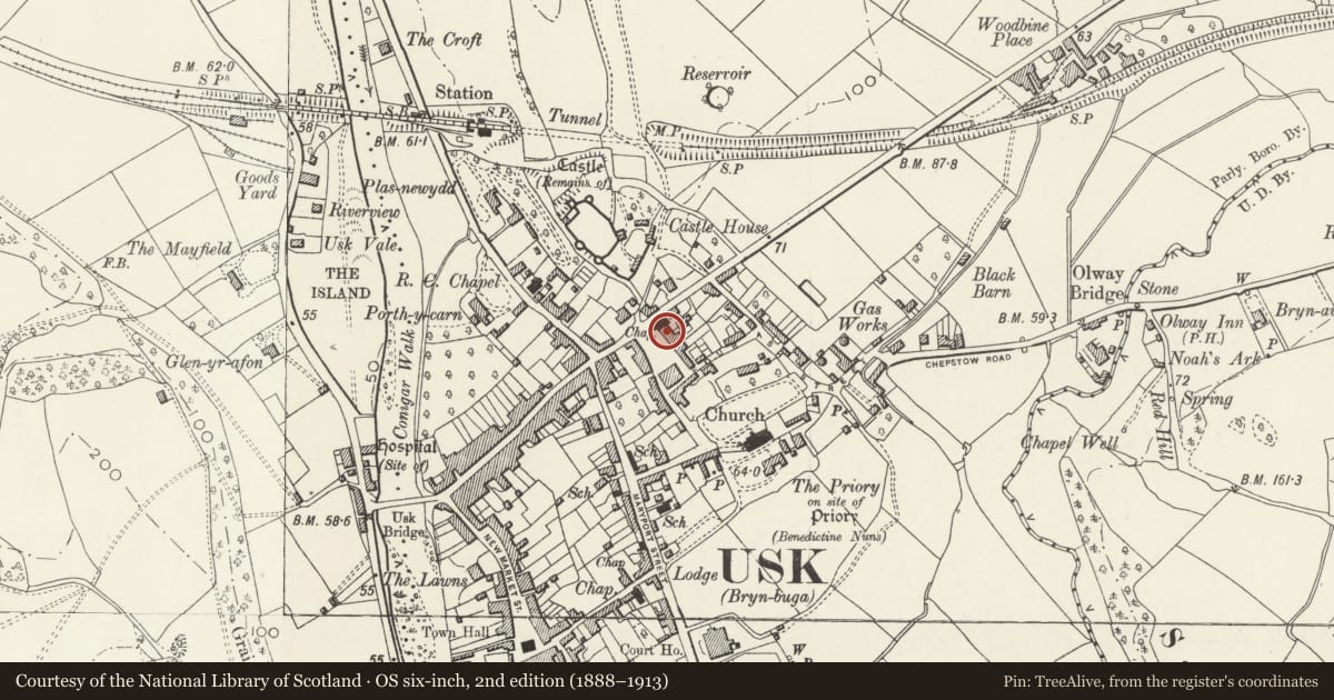 Ordnance Survey six-inch map, 2nd edition (1888–1913) covering the location of 1 Twyn Square, Usk, Monmouthshire, with a pin at the register's coordinates