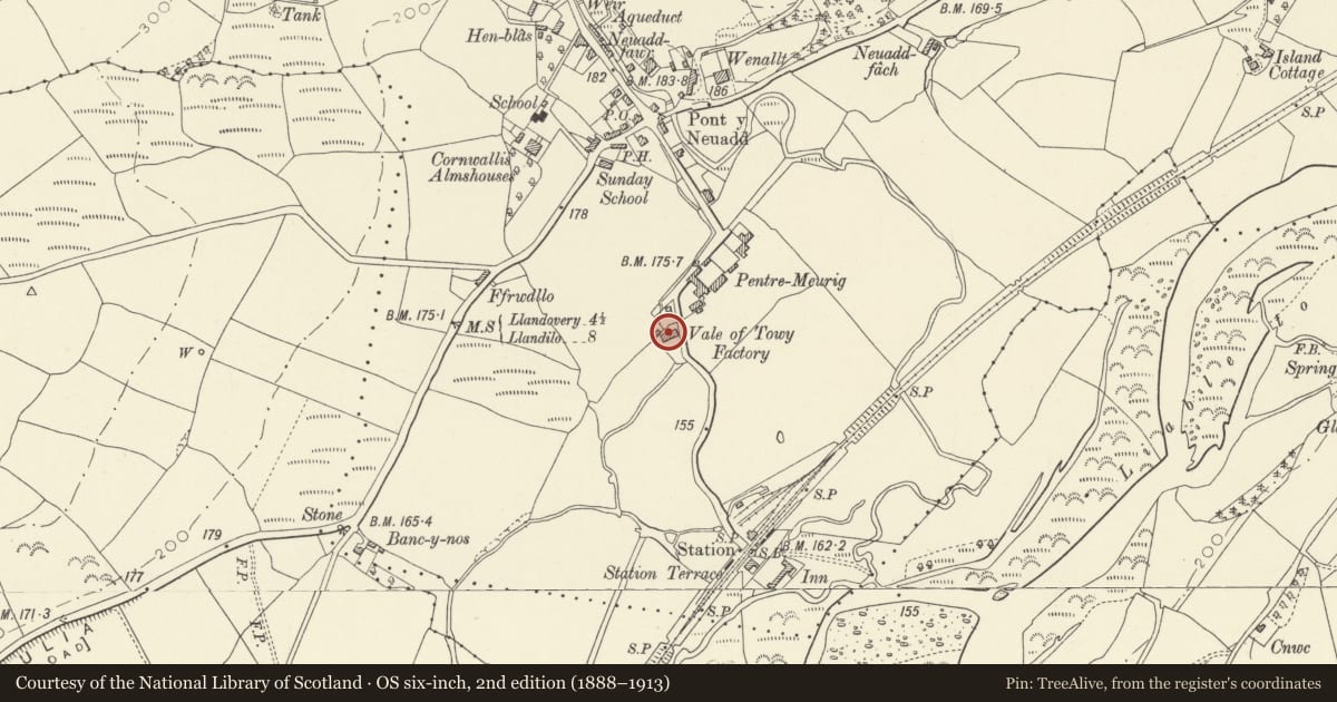 Ordnance Survey six-inch map, 2nd edition (1888–1913) covering the location of The Old Mill, Llanwrda, Carmarthenshire, with a pin at the register's coordinates