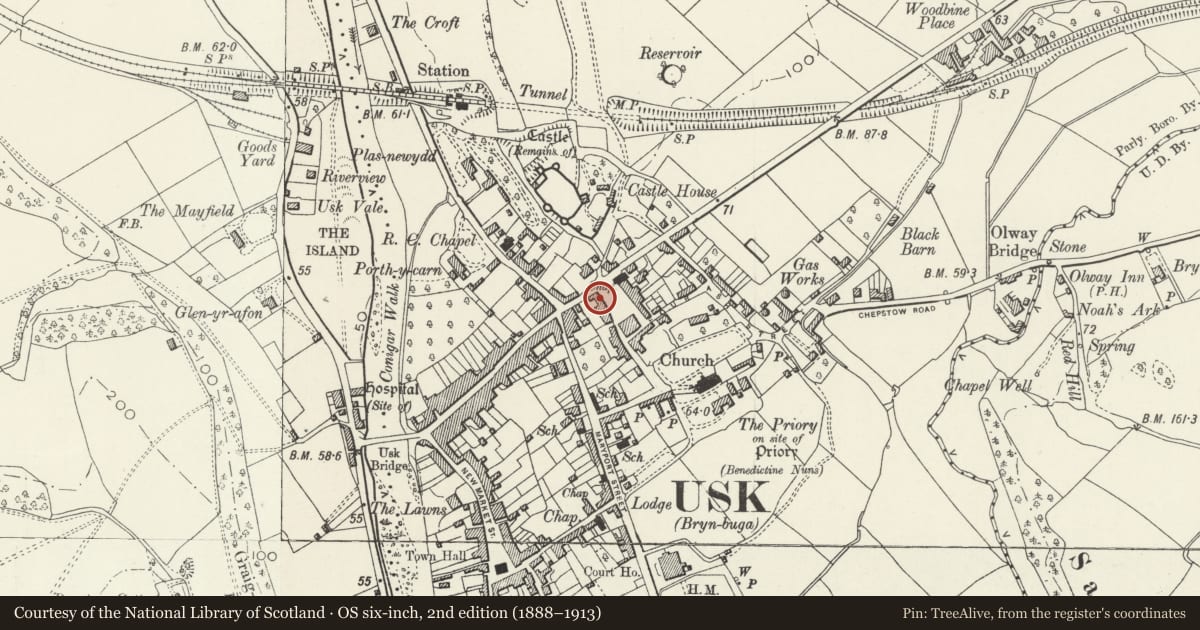 Ordnance Survey six-inch map, 2nd edition (1888–1913) covering the location of The Midland Bank, and attached iron railings, Usk, Monmouthshire, with a pin at the register's coordinates