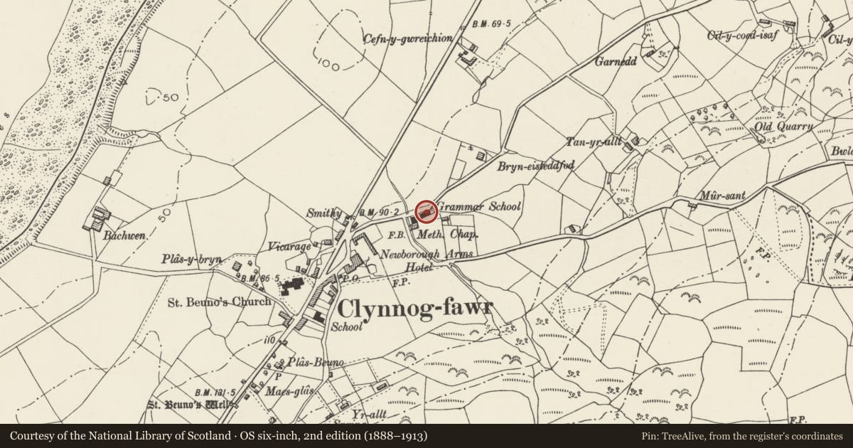 Ordnance Survey six-inch map, 2nd edition (1888–1913) covering the location of Schoolroom and Schoolhouse, Clynnog, Gwynedd, with a pin at the register's coordinates