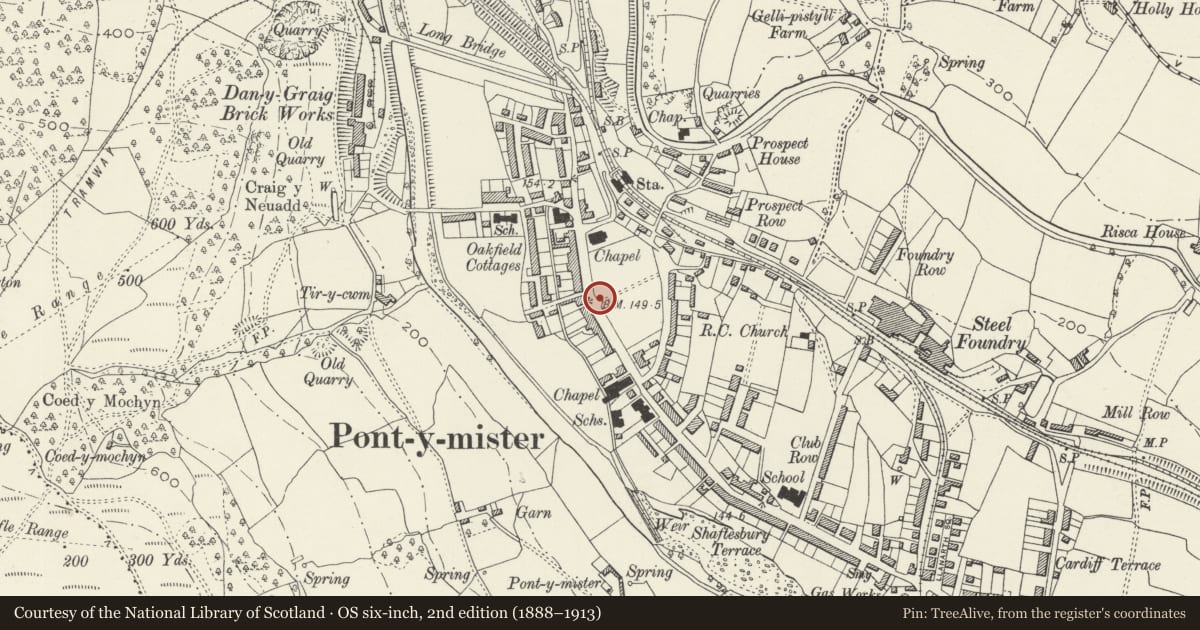 Ordnance Survey six-inch map, 2nd edition (1888–1913) covering the location of Entrance to Tredegar Grounds, Risca, Caerphilly, with a pin at the register's coordinates