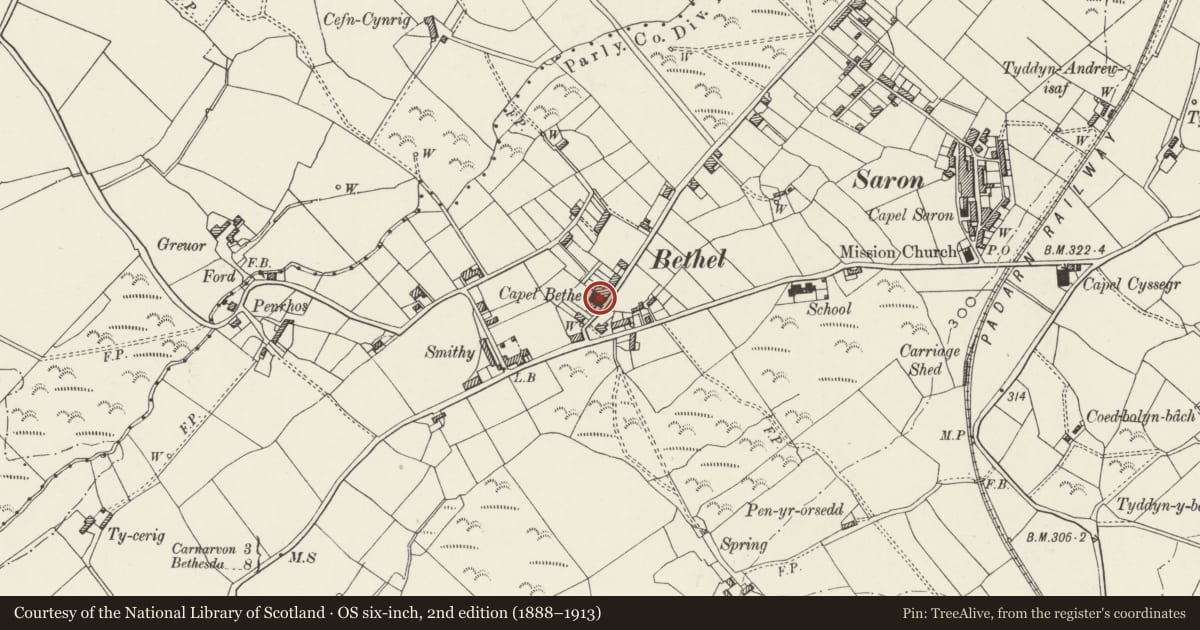 Ordnance Survey six-inch map, 2nd edition (1888–1913) covering the location of Capel Bethel including railings to forecourt, Llanddeiniolen, Gwynedd, with a pin at the register's coordinates