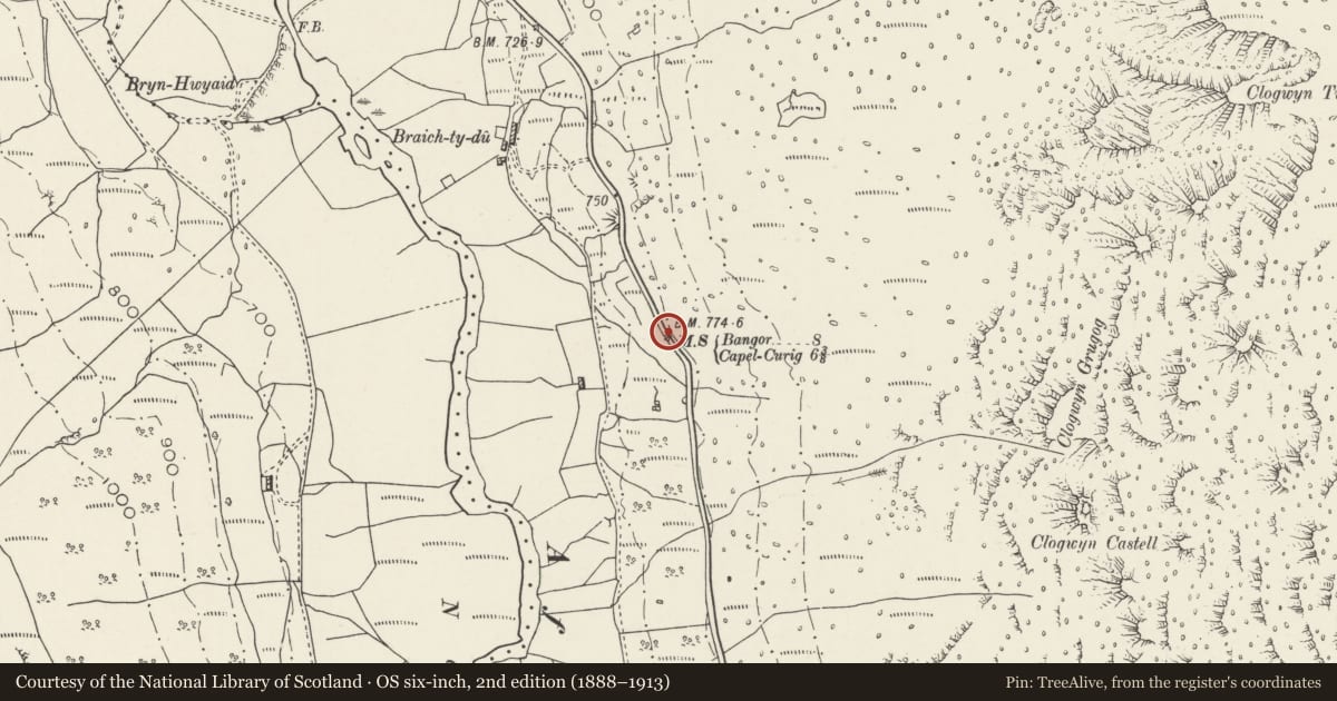 Ordnance Survey six-inch map, 2nd edition (1888–1913) covering the location of Telford Milestone (33), Llanllechid, Gwynedd, with a pin at the register's coordinates