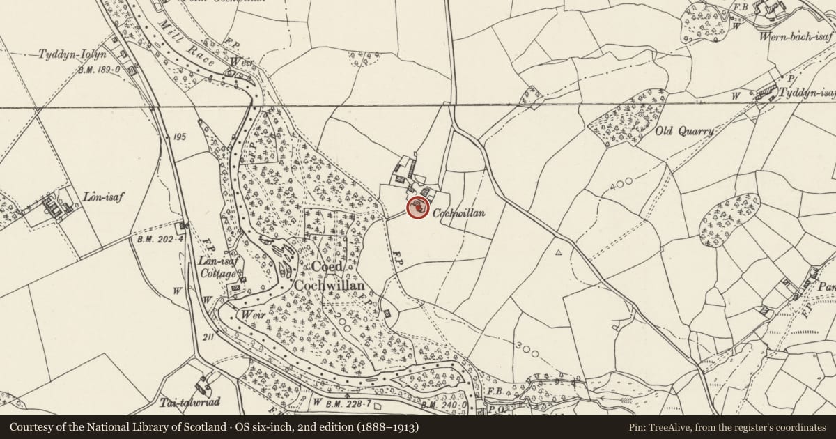 Ordnance Survey six-inch map, 2nd edition (1888–1913) covering the location of Outbuildings at Cochwillan, Llanllechid, Gwynedd, with a pin at the register's coordinates