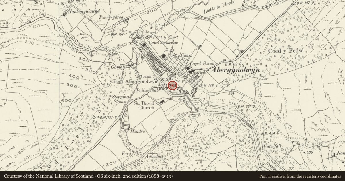 Ordnance Survey six-inch map, 2nd edition (1888–1913) covering the location of The Old Shop, Llanfihangel-y-Pennant, Gwynedd, with a pin at the register's coordinates