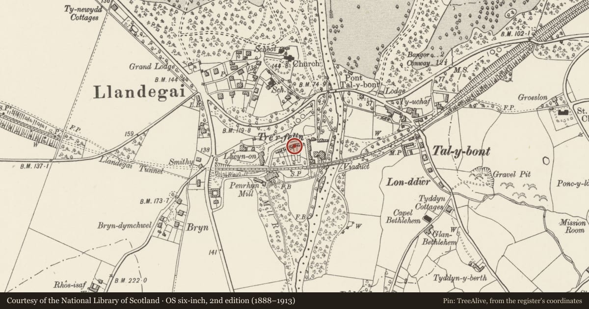 Ordnance Survey six-inch map, 2nd edition (1888–1913) covering the location of Tre-felin Cottages, Llandygai, Gwynedd, with a pin at the register's coordinates
