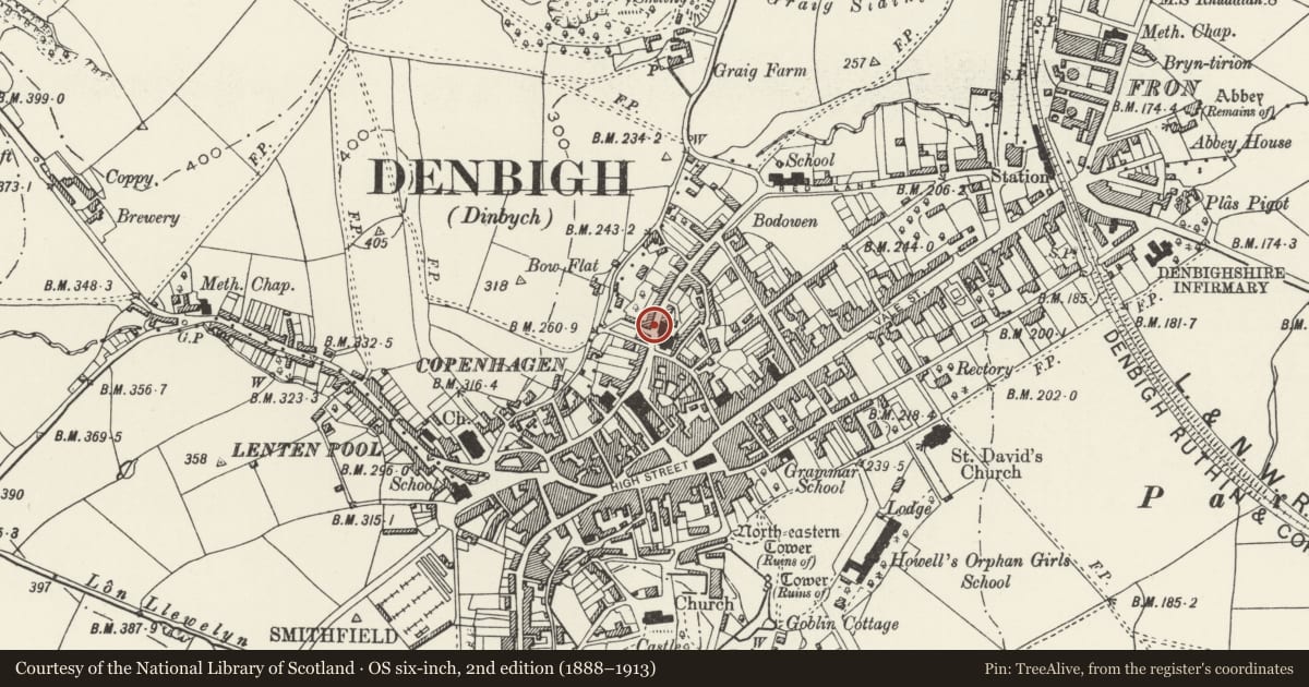 Ordnance Survey six-inch map, 2nd edition (1888–1913) covering the location of 11 Beacon's Hill, Denbigh, Denbighshire, with a pin at the register's coordinates