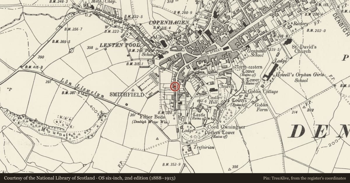 Ordnance Survey six-inch map, 2nd edition (1888–1913) covering the location of The Old Prison, including forecourt walls and gatepiers, Denbigh, Denbighshire, with a pin at the register's coordinates