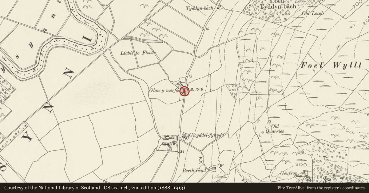 Ordnance Survey six-inch map, 2nd edition (1888–1913) covering the location of Lofted farm building at Glan-y-morfa, Bryn-Crug, Gwynedd, with a pin at the register's coordinates