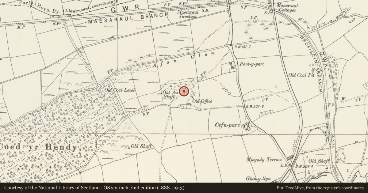 Ordnance Survey six-inch map, 2nd edition (1888–1913) covering the location of Boiler stack of former lead mine NW of Cefn-parc Farm, Pont-y-Clun, Rhondda Cynon Taff, with a pin at the register's coordinates