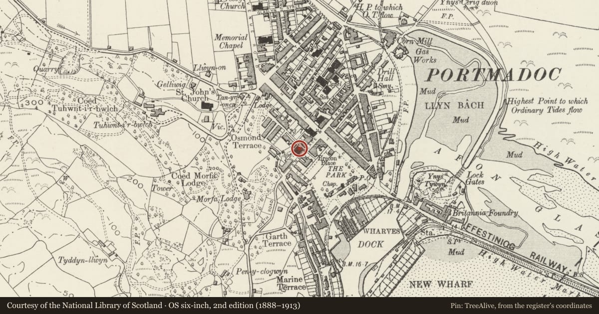 Ordnance Survey six-inch map, 2nd edition (1888–1913) covering the location of Eglwys Bresbyteriadd Cymru Y Garth, including forecourt wall, railings and steps, Porthmadog, Gwynedd, with a pin at the register's coordinates