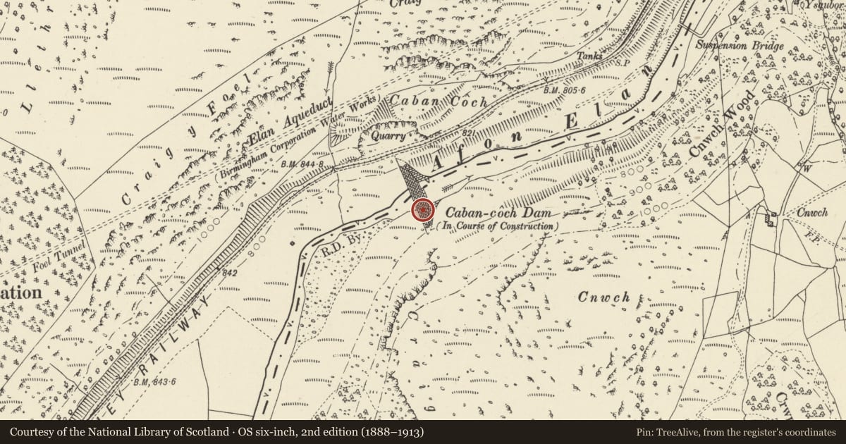 Ordnance Survey six-inch map, 2nd edition (1888–1913) covering the location of Caban Coch dam (partly in Rhayader community), Llanwrthwl, Powys, with a pin at the register's coordinates
