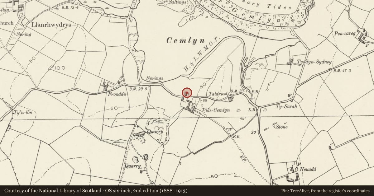 Ordnance Survey six-inch map, 2nd edition (1888–1913) covering the location of Old farmhouse at Plas Cemlyn, Cylch-y-Garn, Isle of Anglesey, with a pin at the register's coordinates
