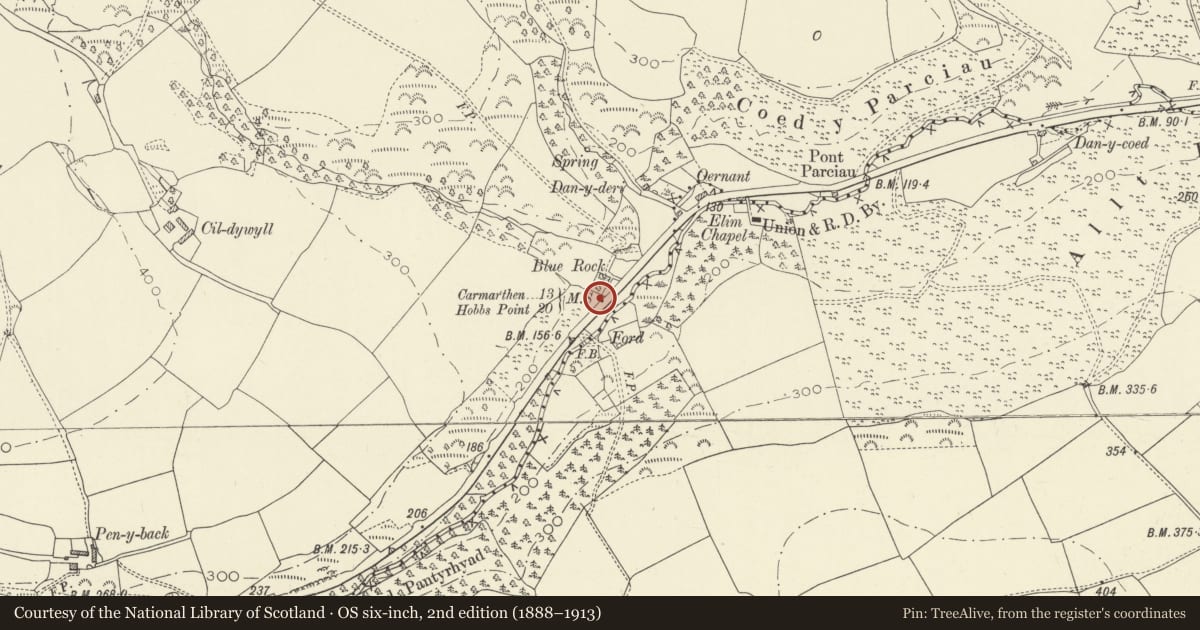 Ordnance Survey six-inch map, 2nd edition (1888–1913) covering the location of Milestone on A477 at Parciau, Llanddowror, Carmarthenshire, with a pin at the register's coordinates
