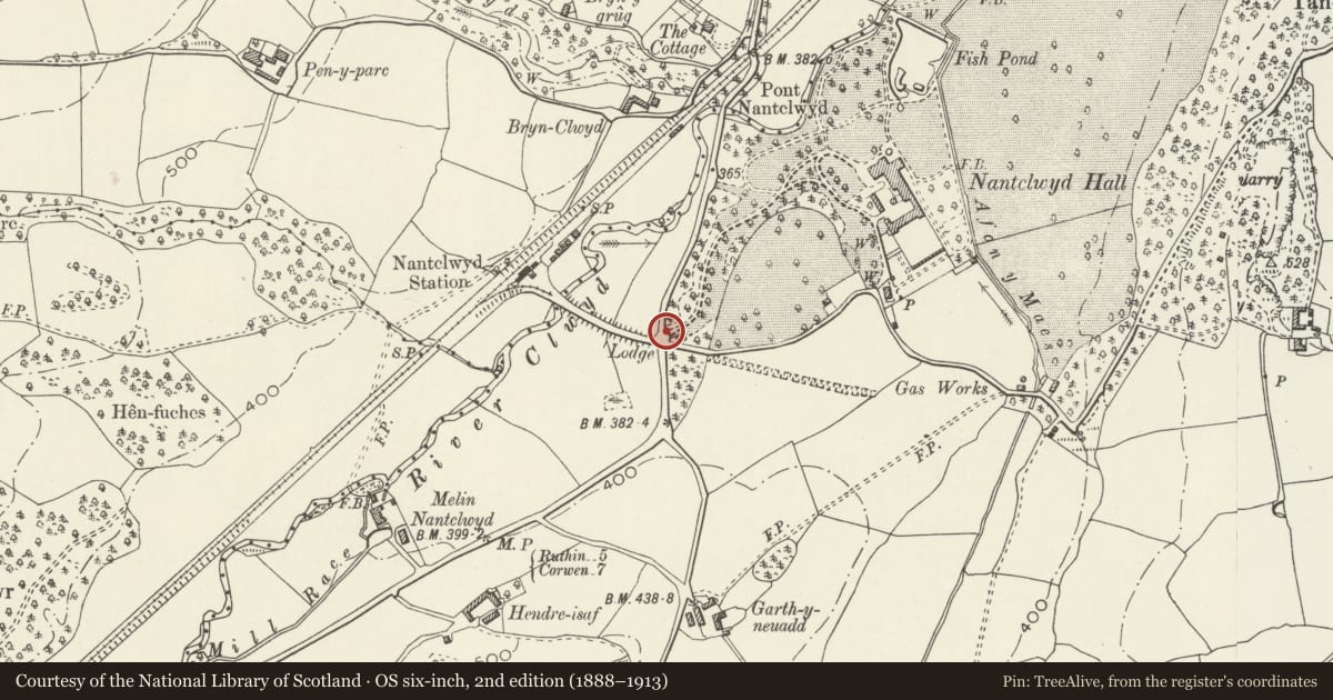 Ordnance Survey six-inch map, 2nd edition (1888–1913) covering the location of West (Former Main) Gates to Nantclwyd Hall, Llanelidan, Denbighshire, with a pin at the register's coordinates
