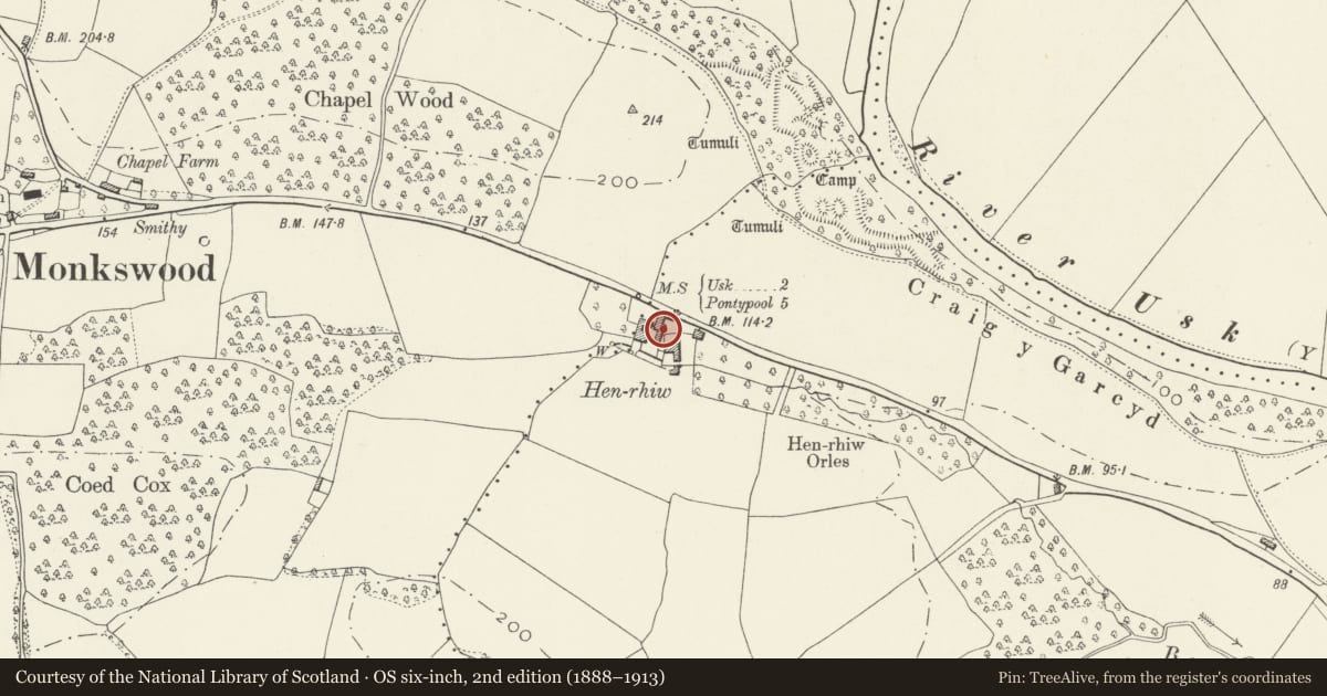 Ordnance Survey six-inch map, 2nd edition (1888–1913) covering the location of East Barn at Henrhiw Farm, Llanbadoc, Monmouthshire, with a pin at the register's coordinates