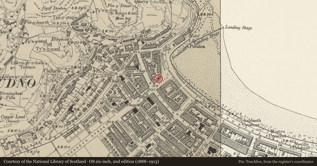 Ordnance Survey six-inch map, 2nd edition (1888–1913) covering the location of Montclare Hotel, Llandudno, Conwy, with a pin at the register's coordinates