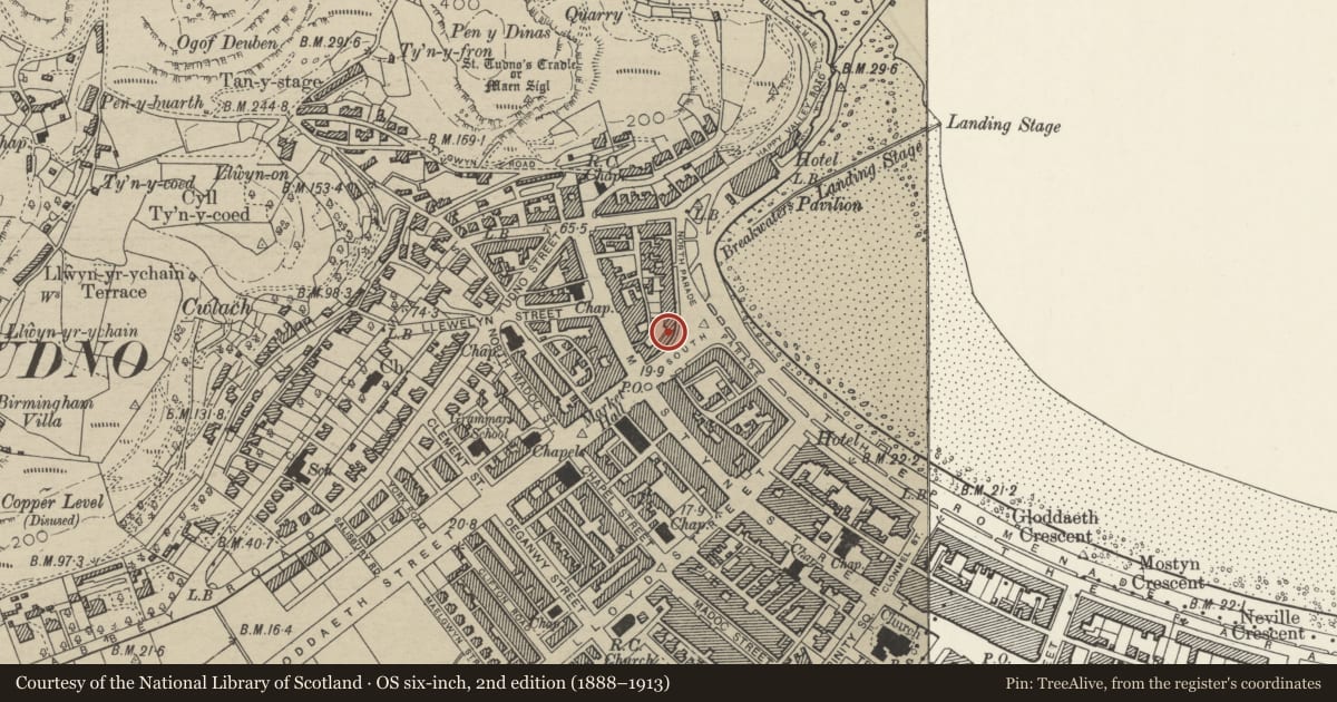 Ordnance Survey six-inch map, 2nd edition (1888–1913) covering the location of Cumberland Hotel, Llandudno, Conwy, with a pin at the register's coordinates