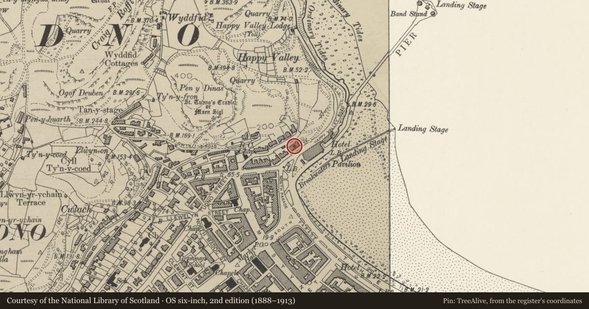 Ordnance Survey six-inch map, 2nd edition (1888–1913) covering the location of Belle Vue Hotel, Llandudno, Conwy, with a pin at the register's coordinates