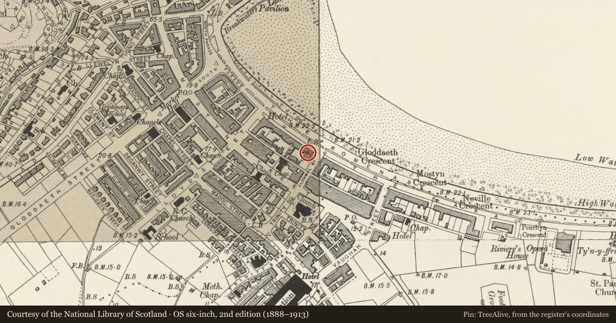 Ordnance Survey six-inch map, 2nd edition (1888–1913) covering the location of Queen's Hotel, St George's Crescent, Llandudno, Conwy, with a pin at the register's coordinates
