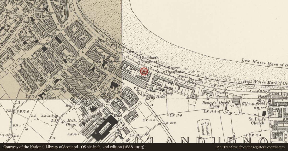 Ordnance Survey six-inch map, 2nd edition (1888–1913) covering the location of Howard Hotel, 16 Gloddaeth Crescent, Llandudno, Conwy, with a pin at the register's coordinates