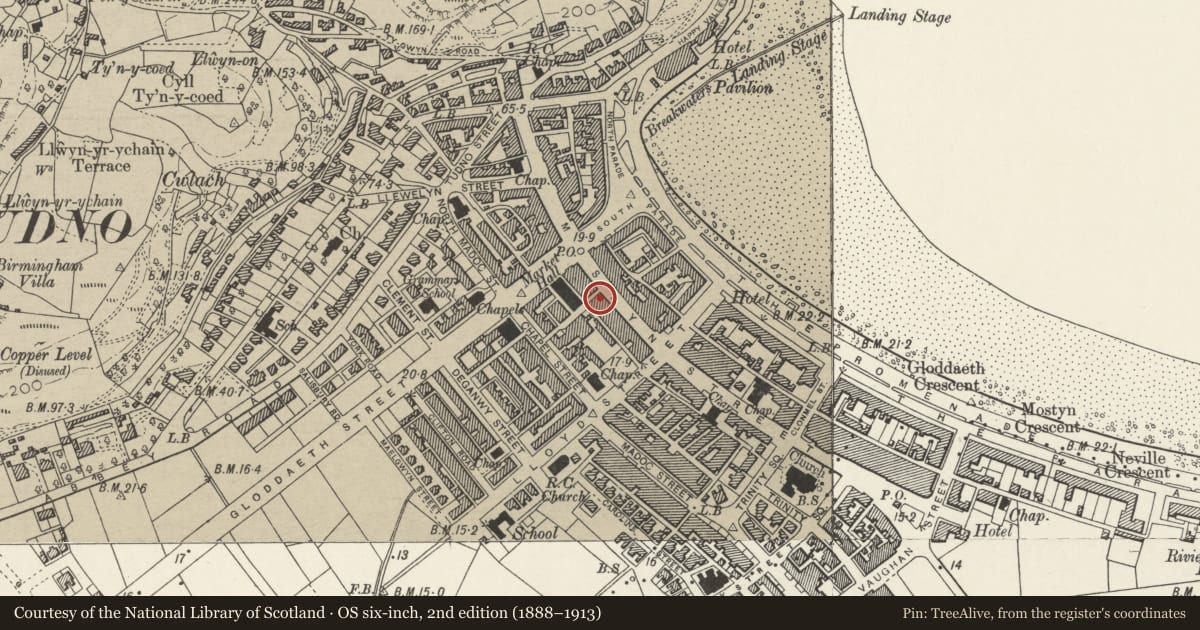 Ordnance Survey six-inch map, 2nd edition (1888–1913) covering the location of Barclays Bank, Llandudno, Conwy, with a pin at the register's coordinates