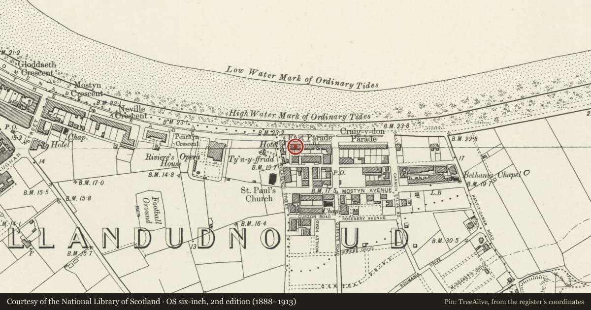 Ordnance Survey six-inch map, 2nd edition (1888–1913) covering the location of No 3 East Parade, Llandudno, Conwy, with a pin at the register's coordinates