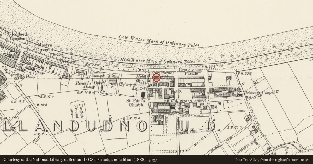 Ordnance Survey six-inch map, 2nd edition (1888–1913) covering the location of No 4 East Parade, Llandudno, Conwy, with a pin at the register's coordinates