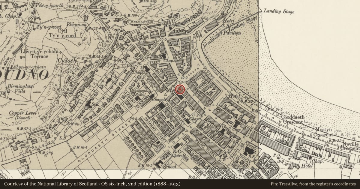 Ordnance Survey six-inch map, 2nd edition (1888–1913) covering the location of 5 Gloddaeth Street, Llandudno, Conwy, with a pin at the register's coordinates