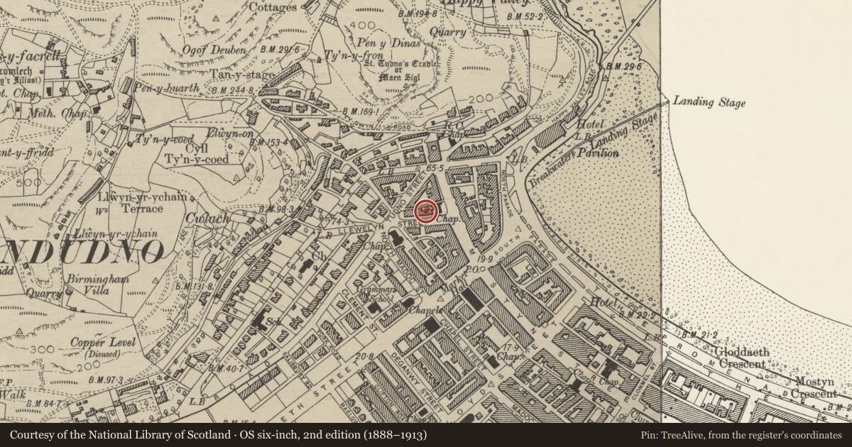 Ordnance Survey six-inch map, 2nd edition (1888–1913) covering the location of 4 Llewelyn Avenue, Llandudno, Conwy, with a pin at the register's coordinates