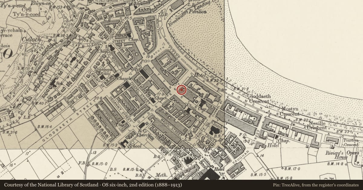 Ordnance Survey six-inch map, 2nd edition (1888–1913) covering the location of 3 St George's Place, Llandudno, Conwy, with a pin at the register's coordinates