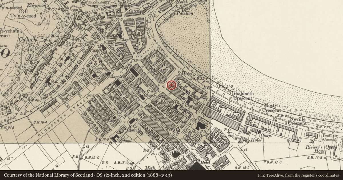 Ordnance Survey six-inch map, 2nd edition (1888–1913) covering the location of 5a St George's Place, Llandudno, Conwy, with a pin at the register's coordinates