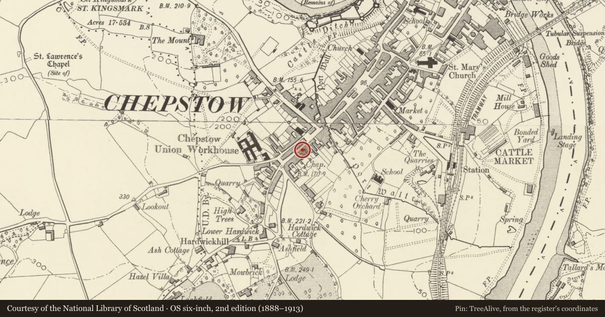 Ordnance Survey six-inch map, 2nd edition (1888–1913) covering the location of Queen's Head Buildings, Chepstow, Monmouthshire, with a pin at the register's coordinates