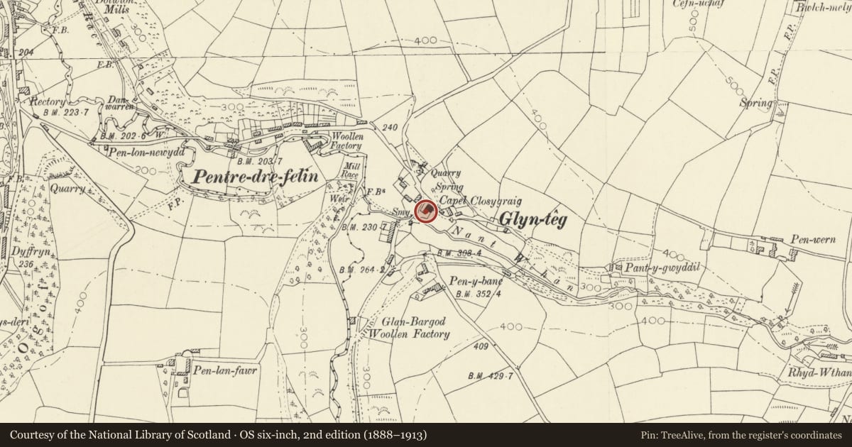 Ordnance Survey six-inch map, 2nd edition (1888–1913) covering the location of Closygraig Chapel House, Llangeler, Carmarthenshire, with a pin at the register's coordinates